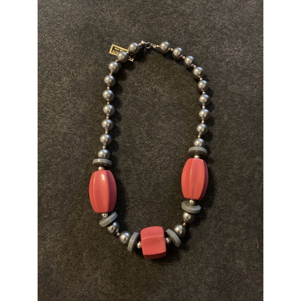 Necklace 19"‎ Genuine Lucite Graduated Bead Silver And Red